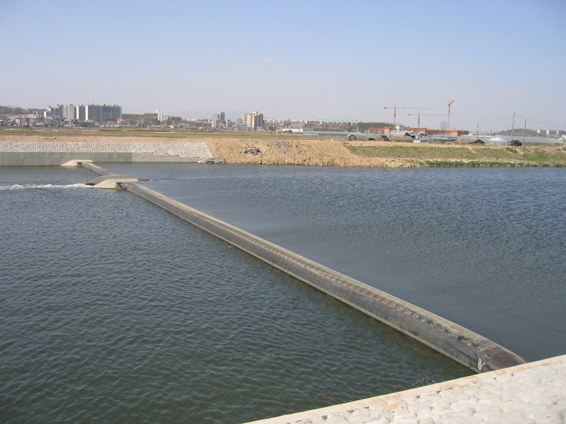 پروژه حفاظت از آب با قیمت خوب سد آب رودخانه لاستیکی باد شونده هوا 